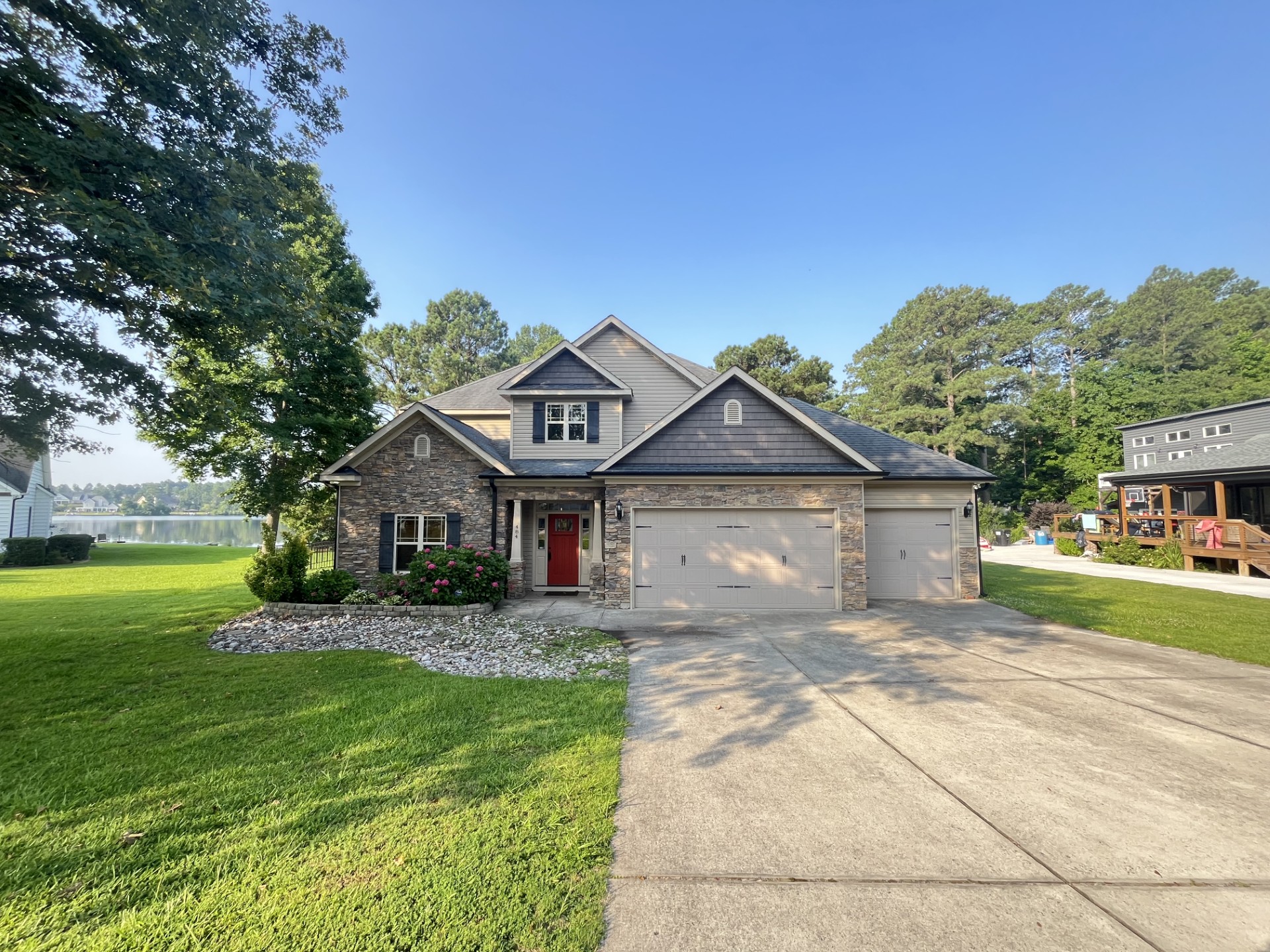 484 Crown Point